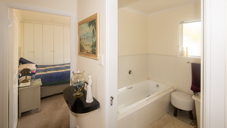 4 Bedroom Property for Sale in Bergsig Western Cape